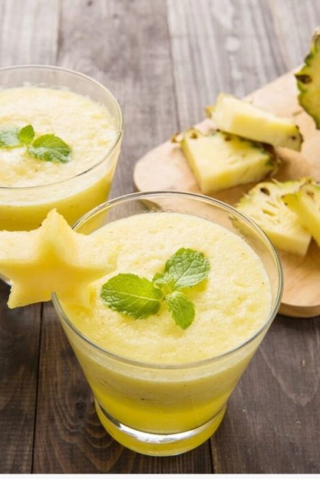 Batido de piña con menta