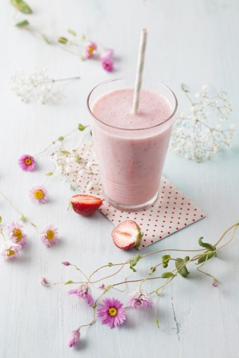 Licuado de zanahoria con fresa para la cena