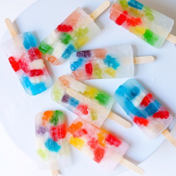 Paletas heladas de gomitas