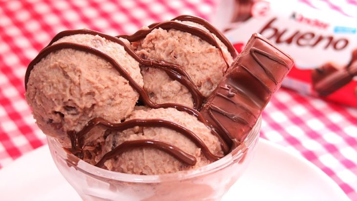 Helado de chocolate kinder bueno