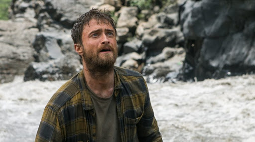 Daniel Radcliffe en la película La jungla perdido y cansado en la jungla