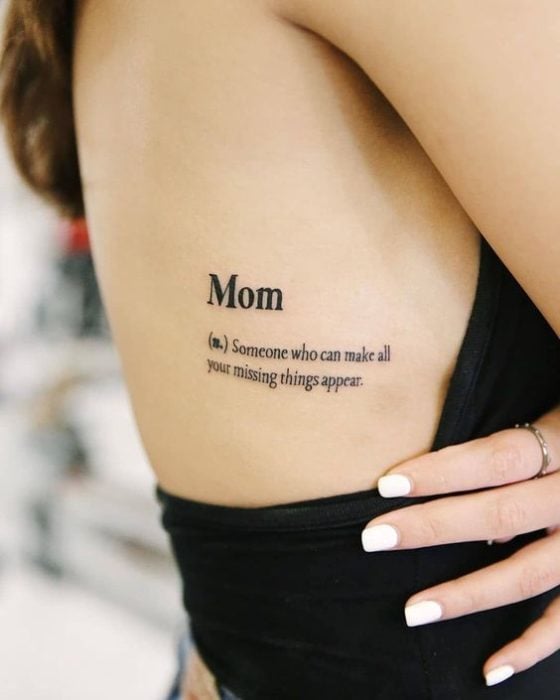 Tatuaje con el significado personal de la palabra mamá
