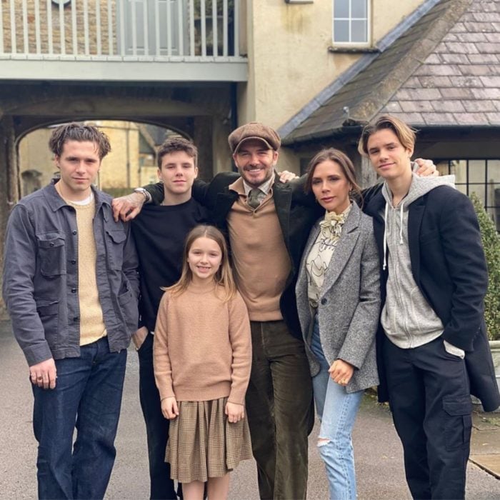 Victoria y David Beckham junto a sus cuatro hijos