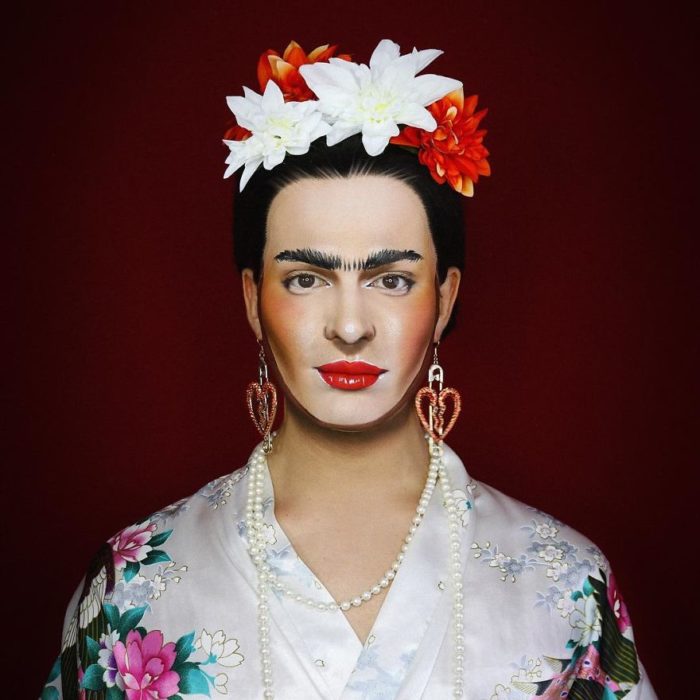 Alex Stone, maquillista, maquillado como Frida kahlo