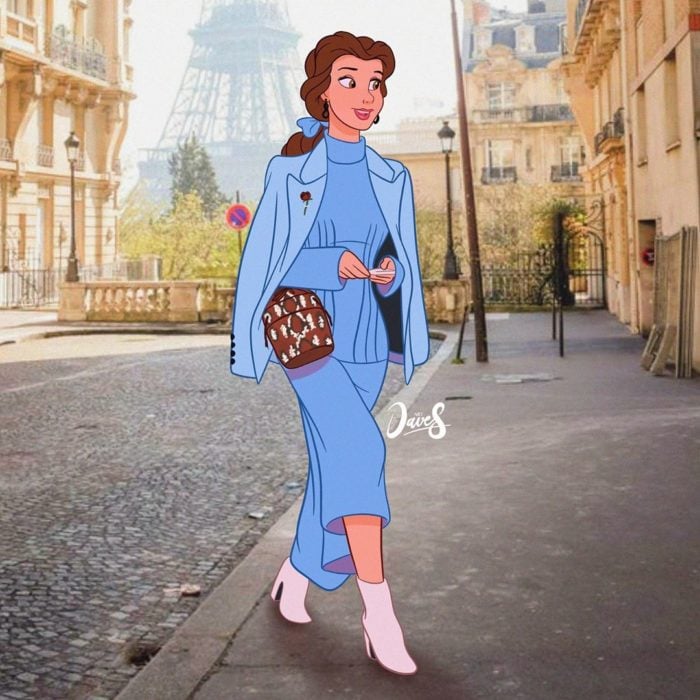 Bella usando un conjunto azul cielo y bolso café