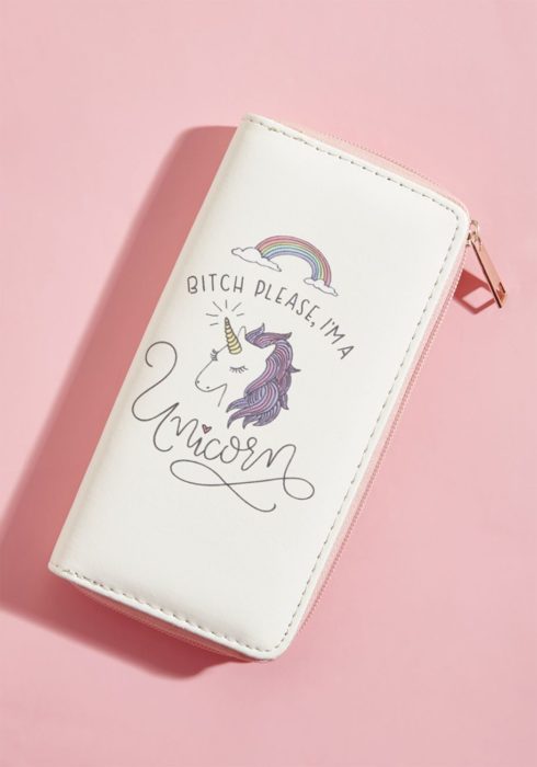 Cartera blanca con dibujo de unicornio