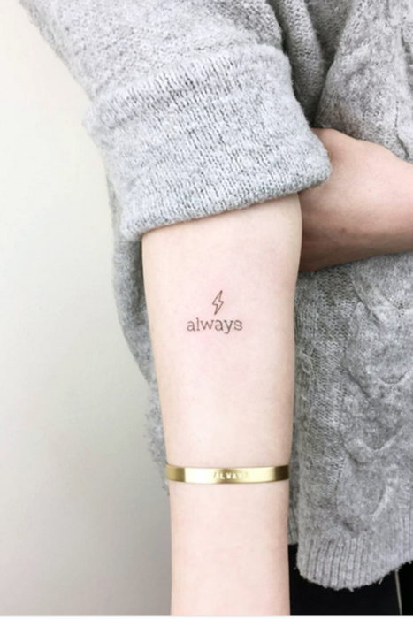 Tatuaje inspirado en Harry Potter, del rayo y la palabra always