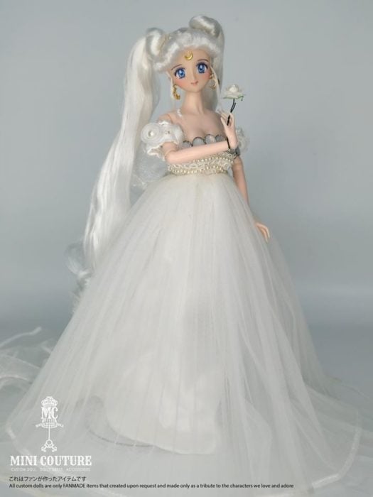 Muñeca de porcelana creada por el artista Mini Couture inspirada en el anime Sailor Moon, Reina Serenity