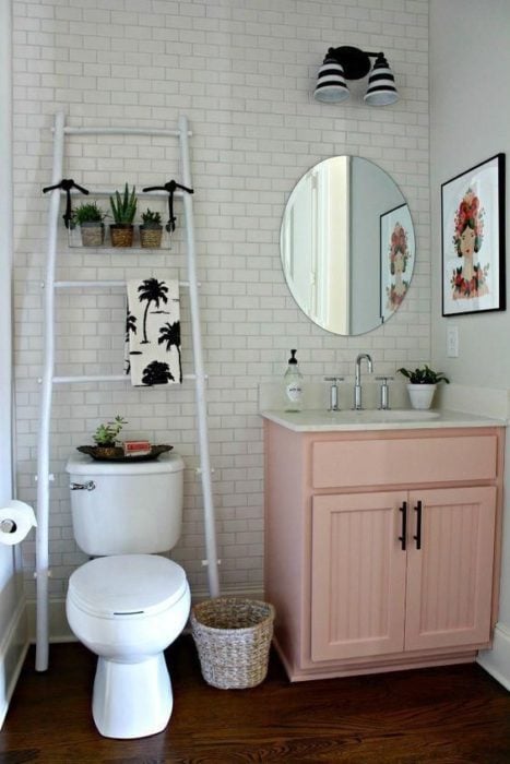 Mueble de baño color rosa