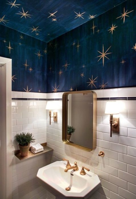 Decoración de pared con fondo azul de estrellas