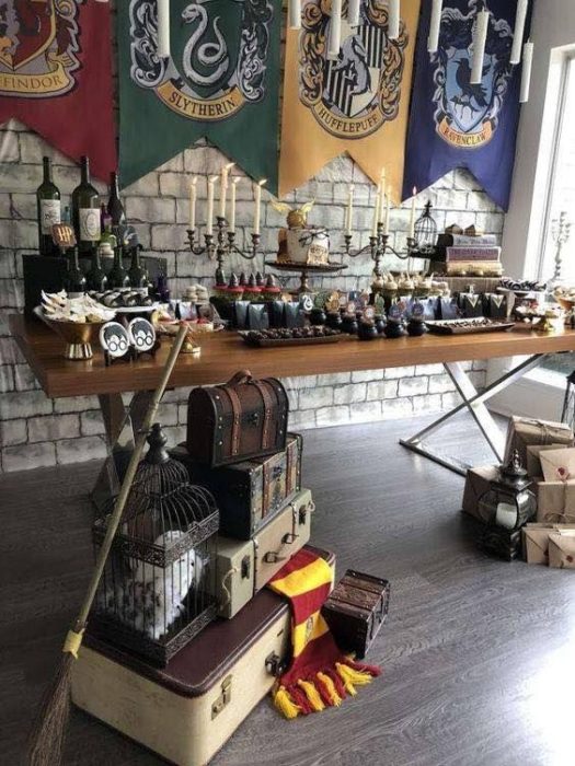 Mesa de dulces para boda estilo Harry Potter