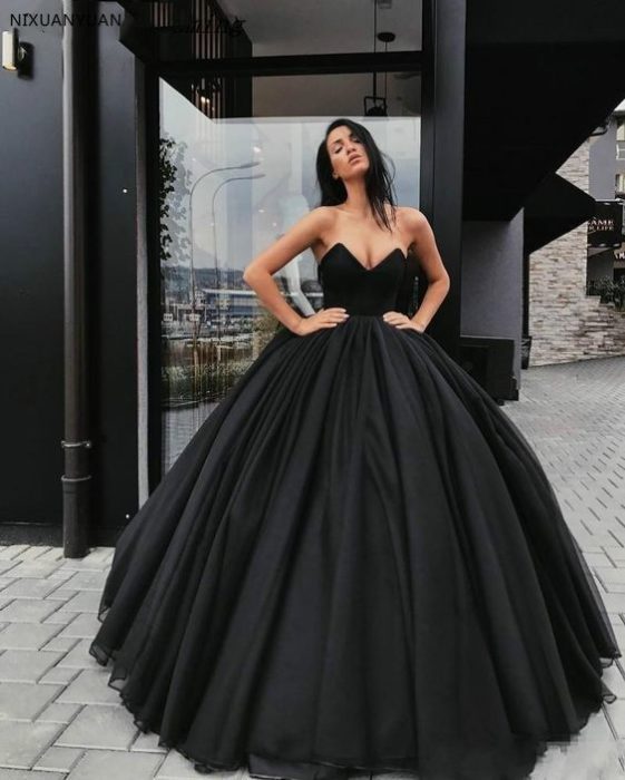 Vestido de novia en negro