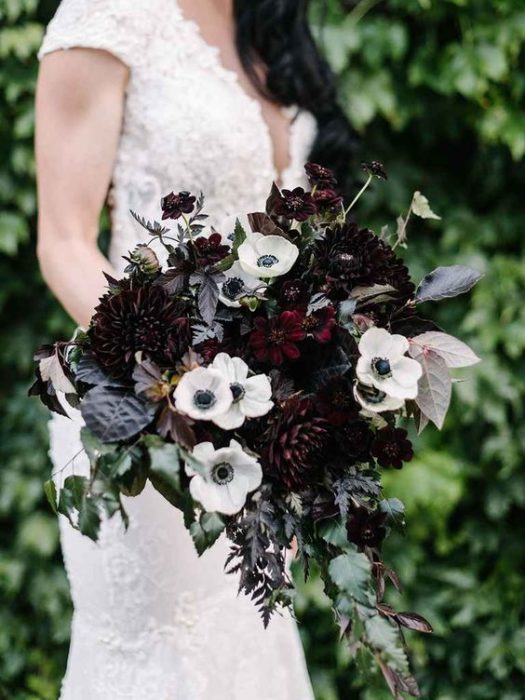 Ramos de flores para novia con flores blancas y negras