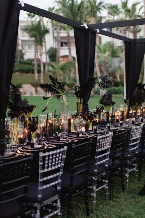 Decoración de salón para bodas en negro