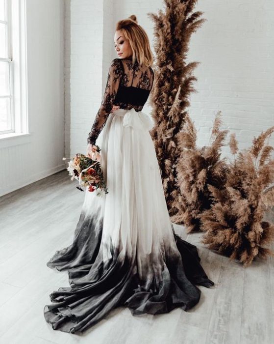 Vestido de novia blanco con degradado en negro