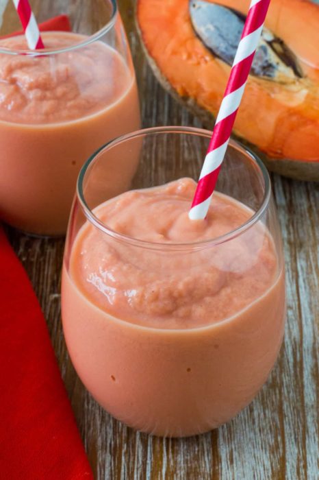 Licuado de mamey, plátano y papaya