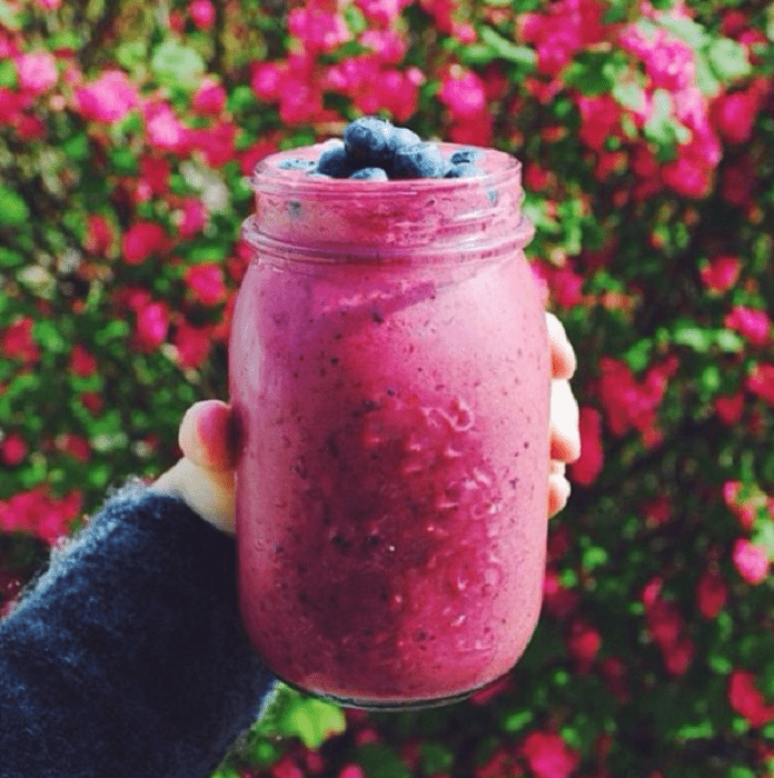 Licuado de frutos rojos