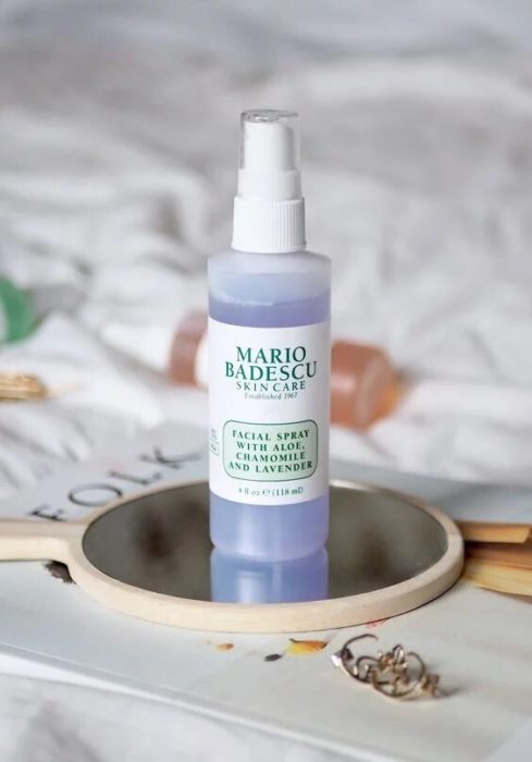 Spray facial con aloe, manzanilla y lavanda de Mario Badescu