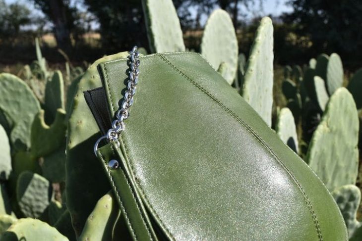 Bolso hecho de cuero de nopal