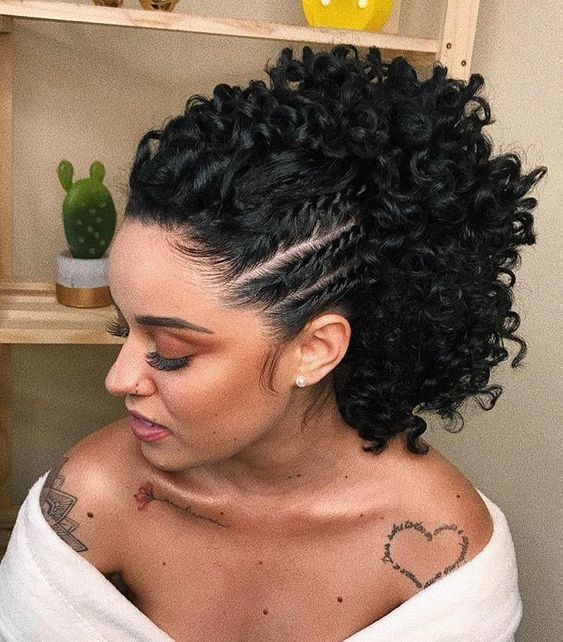 19 Lindos peinados fáciles ideales para cabello rizado