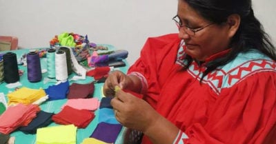 Cubrebocas diseñados por mujeres rarámuri llegarán a todo el mundo