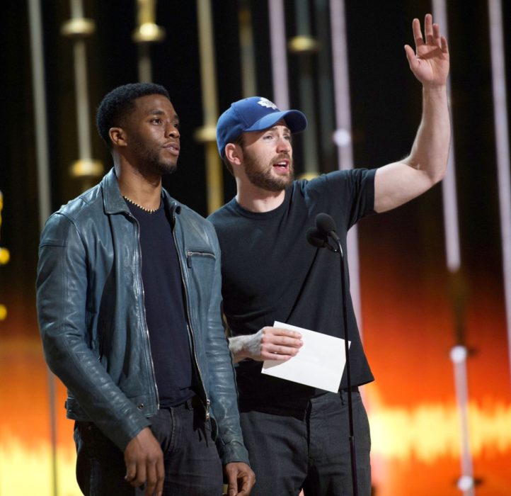 Chadwick Boseman y Chris Evans