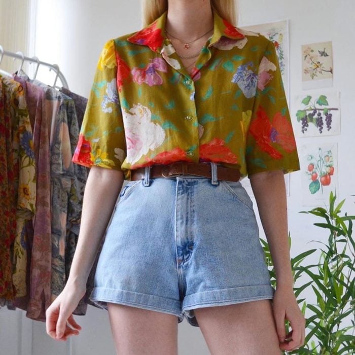Ideas para combinar shorts con camisa floreadas