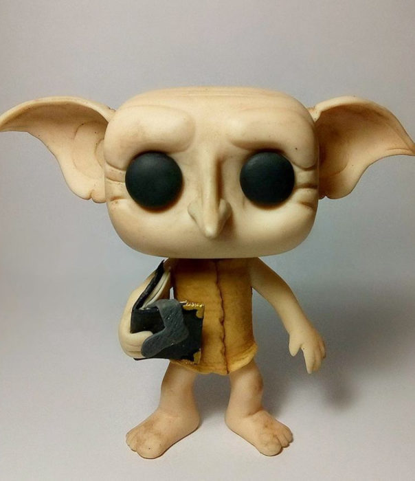 Artista escultor Luki Art crea pequeñas figuras de personajes de caricaturas y películas; Harry Potter; Dobby