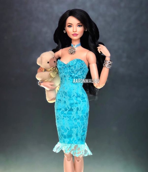 Muñeca barbie de el artista Aaron Malibu, Teresa 