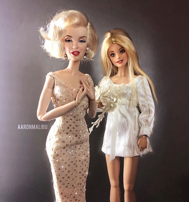 Muñeca barbie de el artista Aaron Malibu, Marilyn Monroe y Sharon Tate