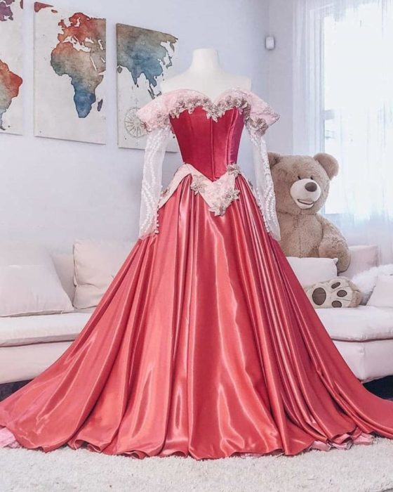 Vestido creado por Nephi García, inspirado en la princesa Disney, Aurora