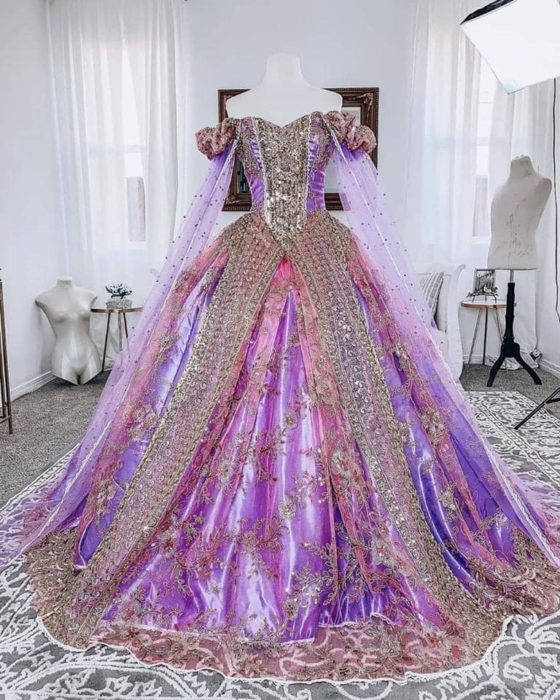 Vestido creado por Nephi García, inspirado en la princesa Disney Rapunzel