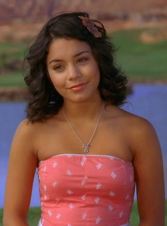 Gabriella Montez durante la película de High school msuical usando un vestido de color rosa 