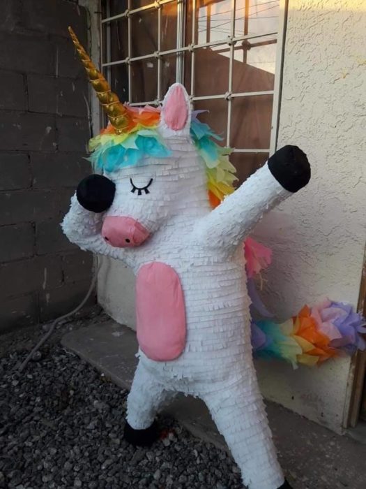 Piñata de unicornio