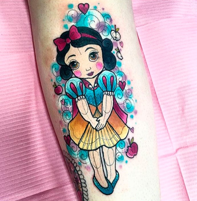 Tatuaje de Hannah Mai inspirado en Blancanieves