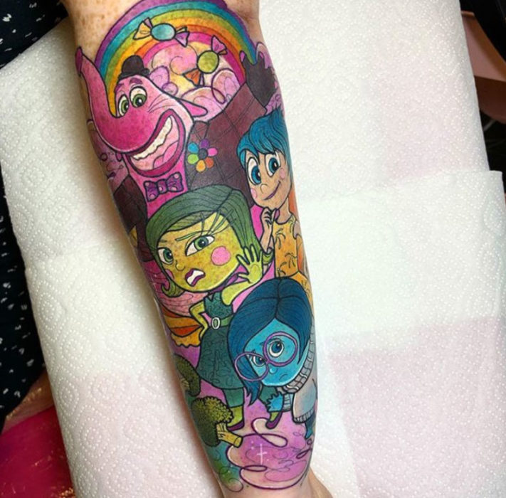 Tatuaje de Hannah Mai inspirado en los personajes de Intensamente