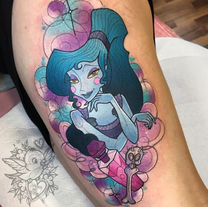 Tatuaje de Hannah Mai inspirado en Megara de Hércules