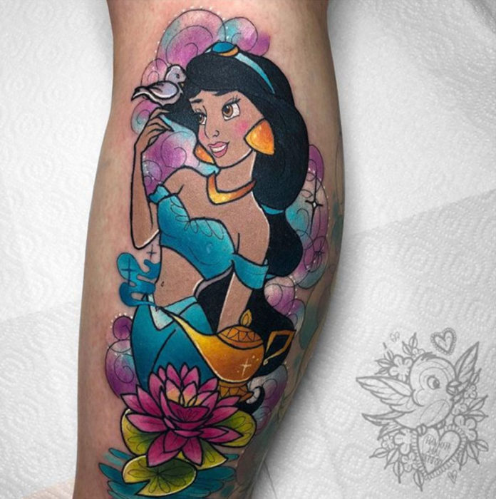 Tatuaje de Hannah Mai inspirado en la princesa Jasmin 