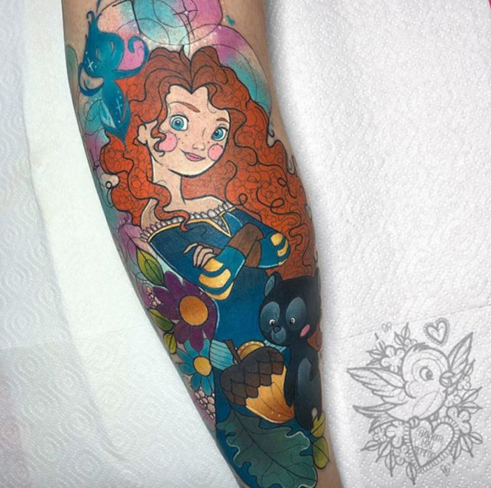 Tatuaje de Hannah Mai inspirado en Merida de Valiente