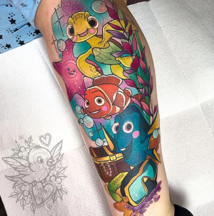 Tatuaje de Hannah Mai inspirado en los personajes Buscando a Nemo