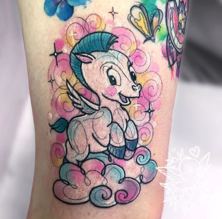 Tatuaje de Hannah Mai inspirado en Pegasus de Hércules