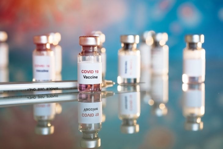 Ampolletas de vacuna contra Covid-19