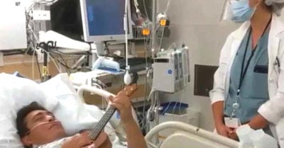 Conmovedor: Doctora y paciente cantan juntos ‘Stand by me’