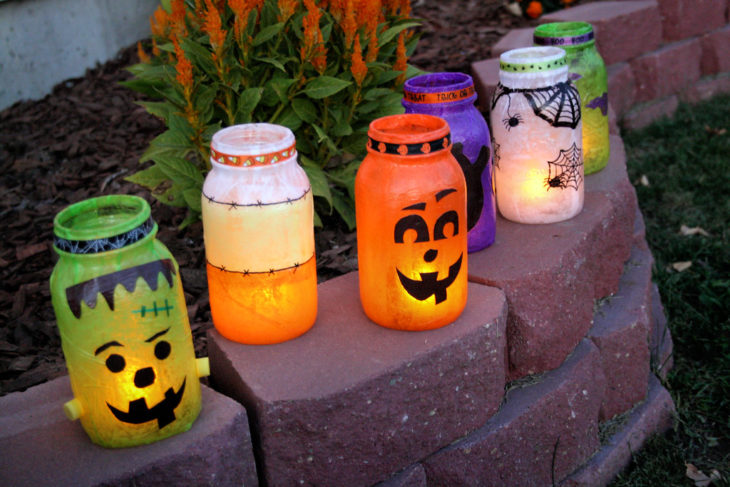 Frascos pintados con velas para halloween