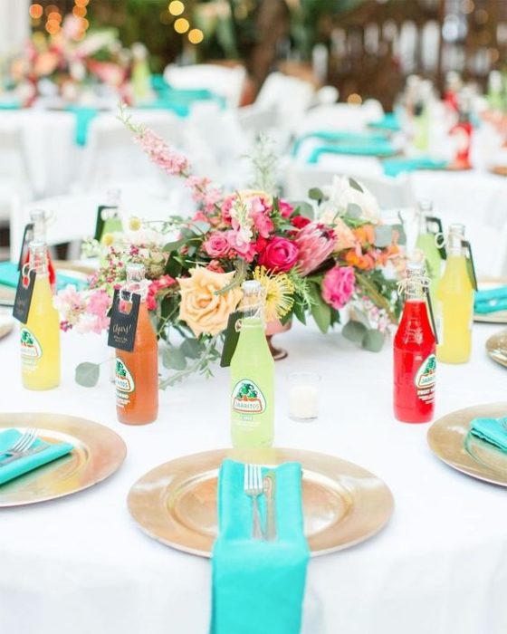 Centros de mesa para boda con jarritos 