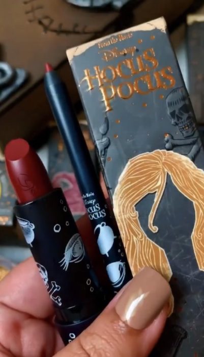 Lápiz delineador labial y labial de la colección ColourPop X Hocus Pocus