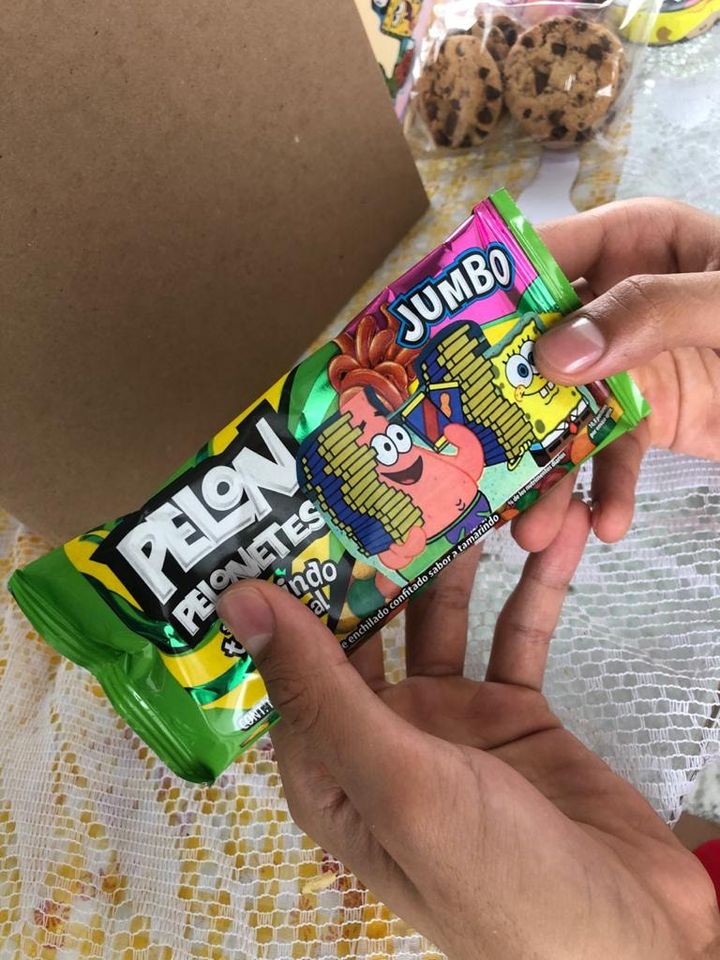 Le regala a su novio una caja secreta de Bob Esponja