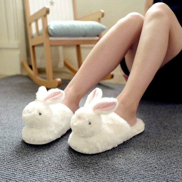 Pantuflas bonitas, kawaii, tiernas de conejo blanco