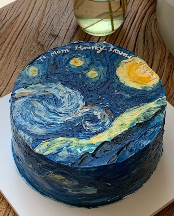 Pastel de la repostera Koike, inspirado en La noche estrellada de Van Gogh