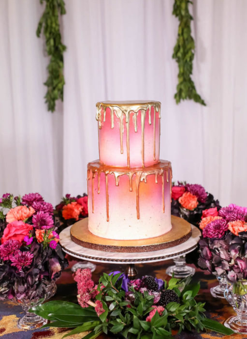 Pasteles de boda creativos y bonitos; rosa bañado en oro